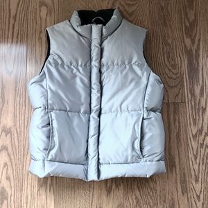 Gap silver puffer vest with fleece lining xs new condition
